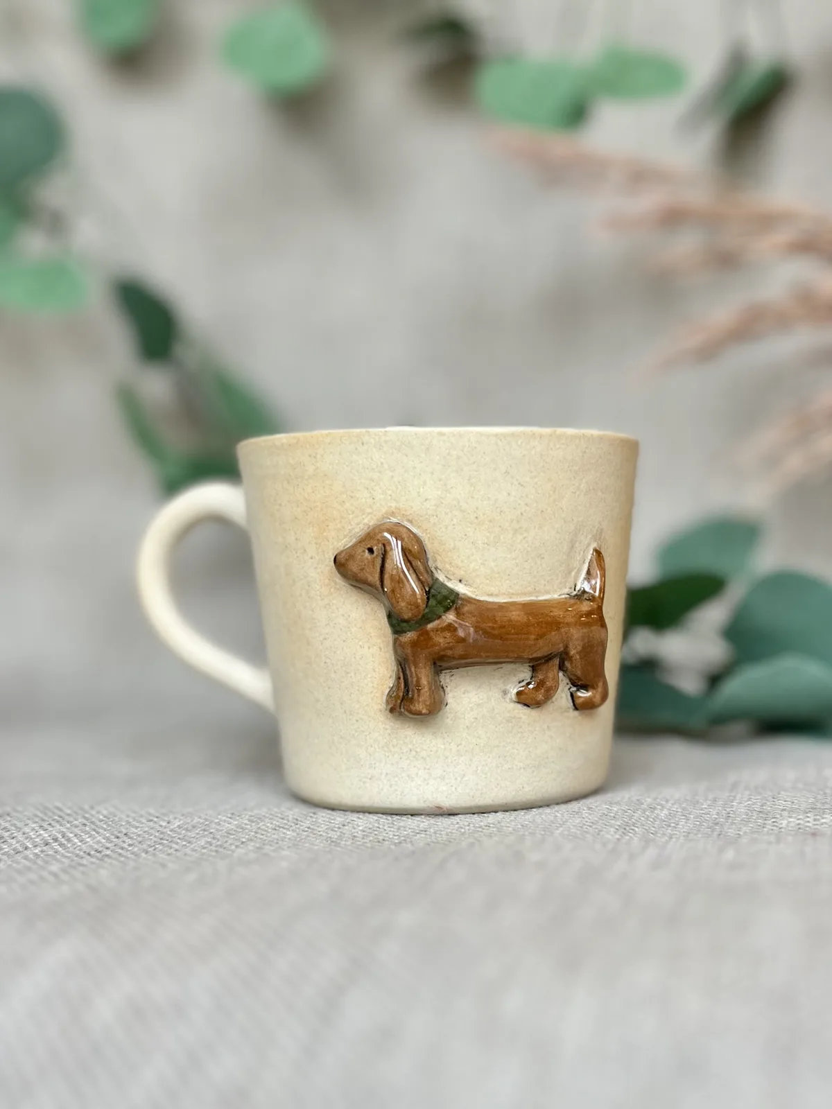Ręcznie robiony ceramiczny kubek z uchem i pieskiem Ceranika