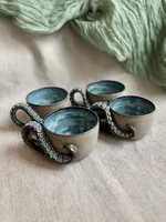 Ręcznie robiony ceramiczny kubek Ceranika z uchem zakręcona macka ośmiornicy