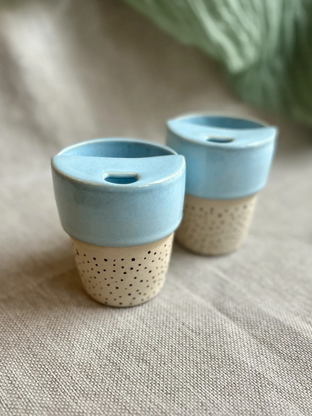 Ręcznie robiony ceramiczny kubek Ceranika bez ucha na wynos podróżny