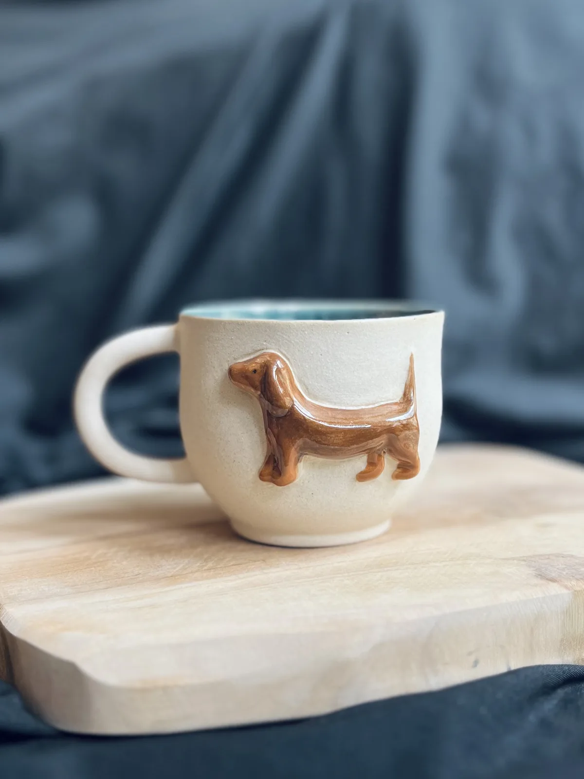 Ręcznie robiony ceramiczny kubek z uchem i pieskiem Ceranika