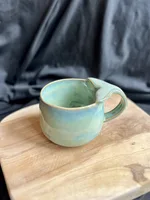 Ręcznie robiony ceramiczny kubek z uchem wielorybi ogon Ceranika