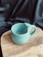 Ręcznie robiony ceramiczny kubek z uchem wielorybi ogon Ceranika