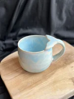 Ręcznie robiony ceramiczny kubek z uchem wielorybi ogon Ceranika