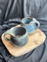Ręcznie robiony ceramiczny kubek z uchem wielorybi ogon Ceranika